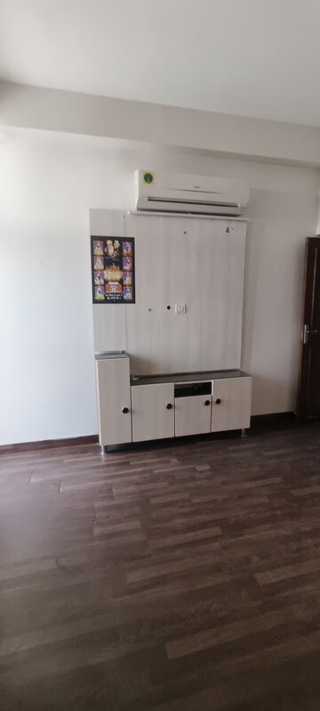 Master Bedroom in 3 BHK Apartment at SS Almeria, Sector 84 – for Rent