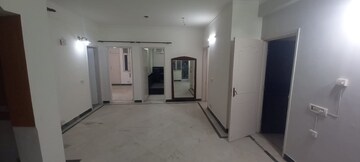 Room in 2.5 BHK Builder Floor at Uppal Southend, Sector 49 – for Rent