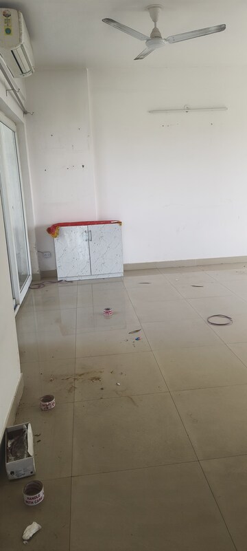 Kitchen in 2.5 BHK Apartment at Spaze Privy AT4, Sector 84 – for Rent
