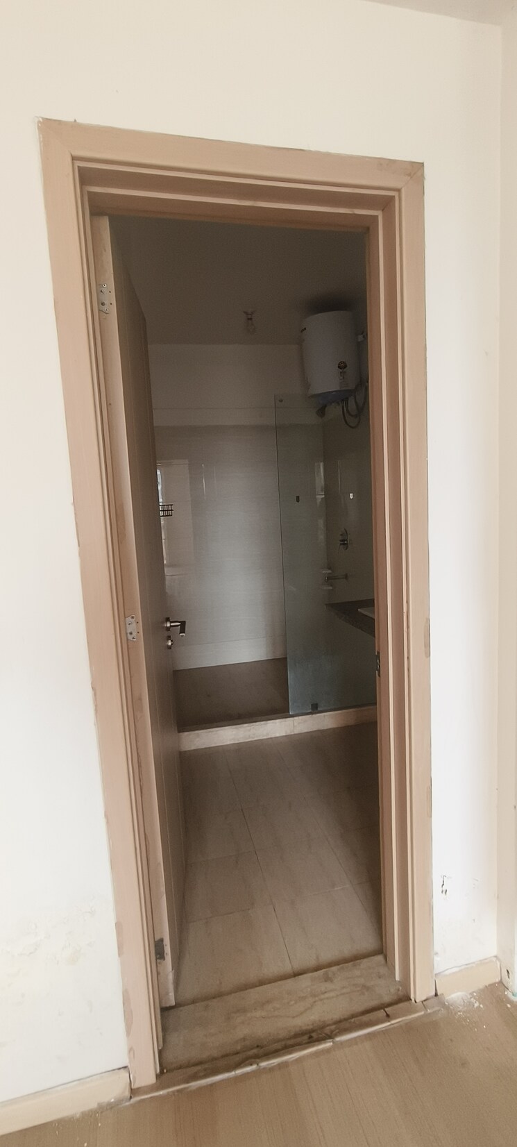 Bathroom, dlf-new-town-heights-ii 3.5 Bedroom 1930 Sq.Ft. Apartment In Sector 86 Gurgaon 8027878