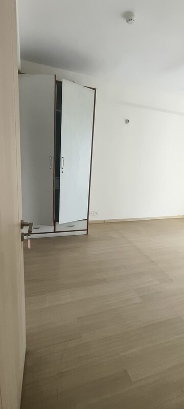 Room in 3.5 BHK Apartment at DLF New Town Heights II, Sector 86 – for Rent
