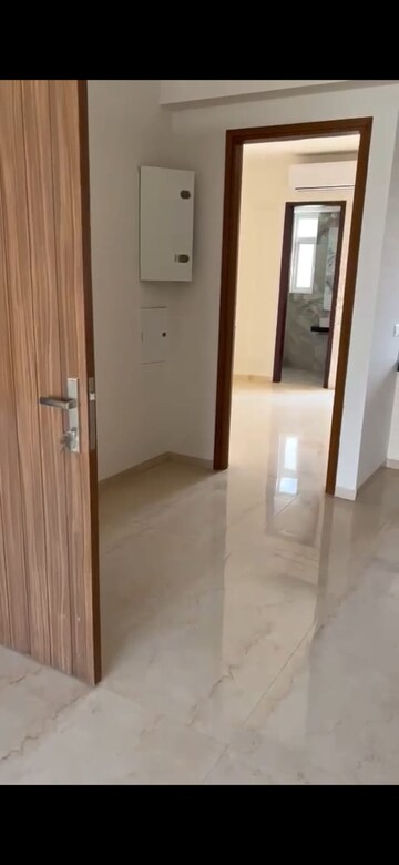 Room in 2.5 BHK Builder Floor at Smart World Gems, Sector 89 – for Sale