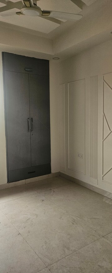 Furnished Amenities in 3 BHK Builder Floor at Sector 49 – for Sale