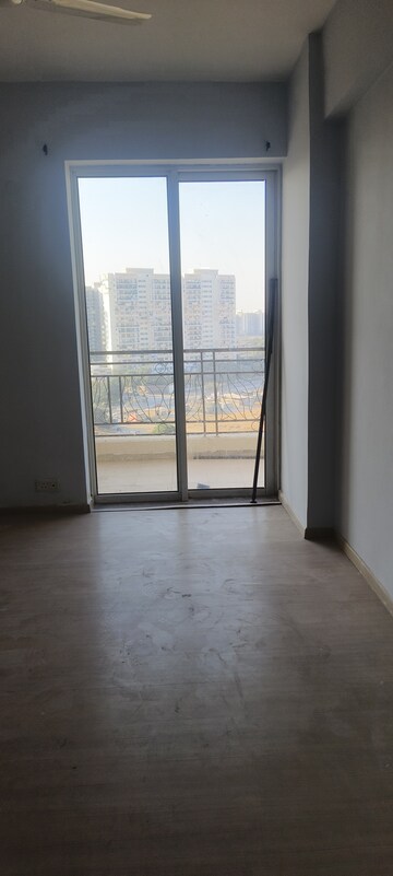 Room in 3.5 BHK Apartment at DLF New Town Heights I, Sector 90 – for Rent
