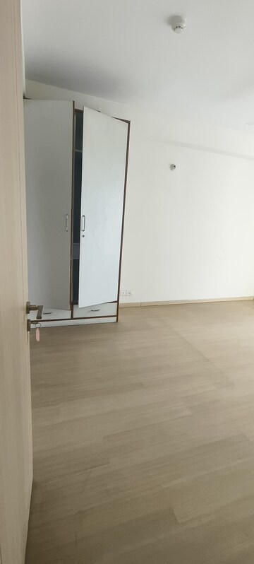 Room in 3.5 BHK Apartment at DLF New Town Heights III, Sector 91 – for Rent