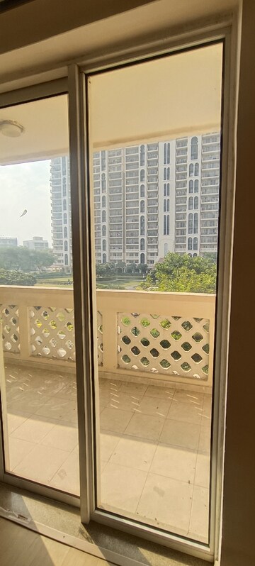 Room in 3.5 BHK Apartment at DLF New Town Heights III, Sector 91 – for Rent