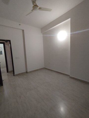 Room in 3 BHK Apartment at Griha Pravesh, Sector 77 – for Sale