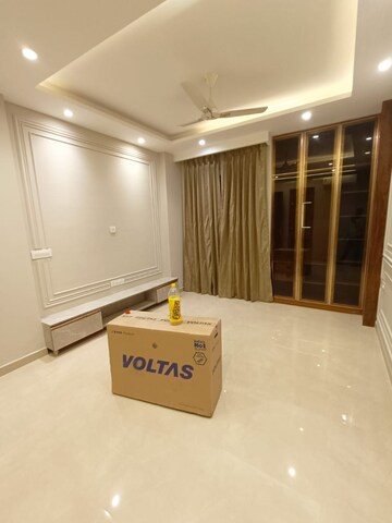 Master Bedroom in 3 BHK Apartment at Sector 47 – for Rent