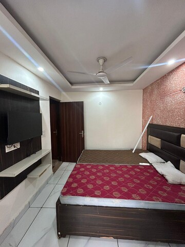 Bedroom in 1 RK Builder Floor at Ansal Sushant Lok I, Sector 43 – for Rent