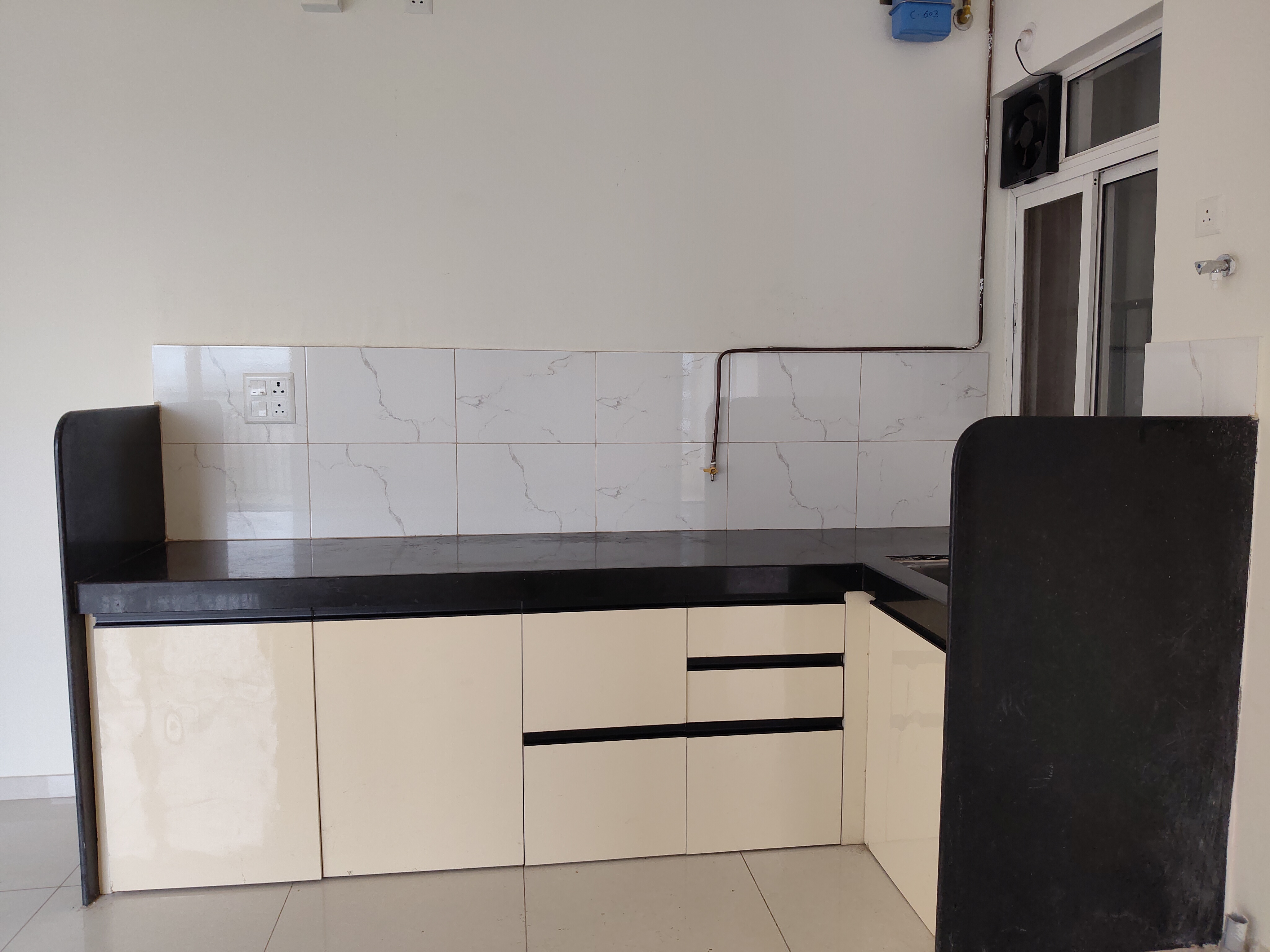 2 BHK Apartment For Sale in Kolte Patil Life Republic