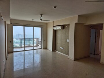 Room in 3 BHK Apartment at DLF Regal Gardens, Sector 90 – for Rent