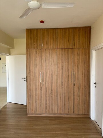 Room in 3 BHK Apartment at DLF Regal Gardens, Sector 90 – for Rent