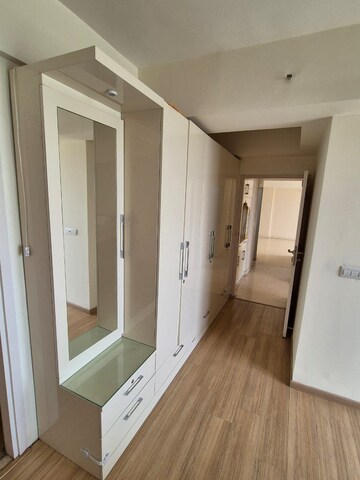 Room in 3 BHK Apartment at DLF Regal Gardens, Sector 90 – for Rent