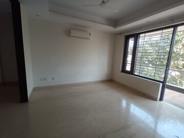 Room in 3 BHK Apartment at Ansal API Esencia, Sector 67 – for Rent