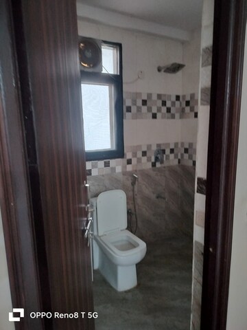 Bathroom in 3 BHK Apartment at DLF Exclusive Floors, Sector 53 – for Rent
