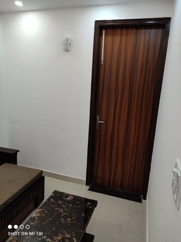 Furnished Amenities in 1 BHK Builder Floor at Super Mart 1, Sector 27 – for Rent