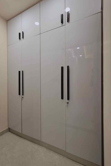 Furnished Amenities in 3 BHK Builder Floor at Nirman Nagar – for Sale