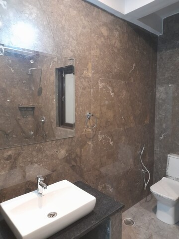 Furnished Amenities in 3 BHK Builder Floor at Ansal Sushant Lok I, Sector 43 – for Rent