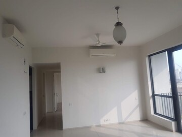 Room in 2.5 BHK Apartment at Ireo The Corridors, Sector 67a – for Rent