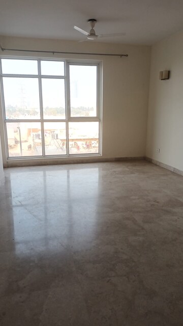 Room in 2.5 BHK Apartment at Ireo The Corridors, Sector 67a – for Rent