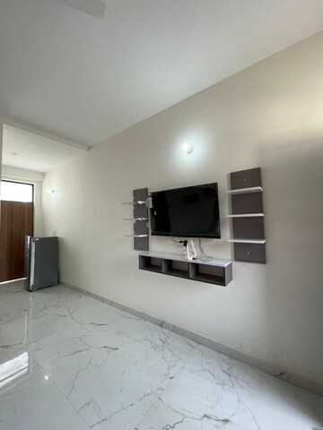Room in 3 BHK Apartment at Huda Sarswati Vihar, Sector 28 – for Rent