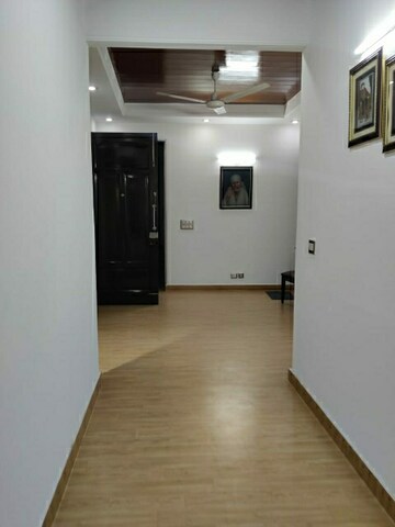 Room in 4 BHK Builder Floor at Vasant Vihar – for Rent