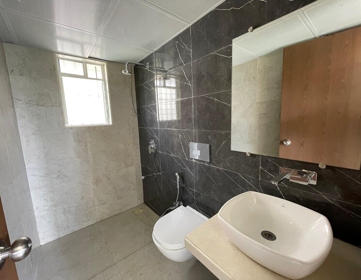 Bathroom, dosti-west-county-phase-2-dosti-cedar 2 Bedroom 640 Sq.Ft. Apartment In Balkum Pada Thane 8028174