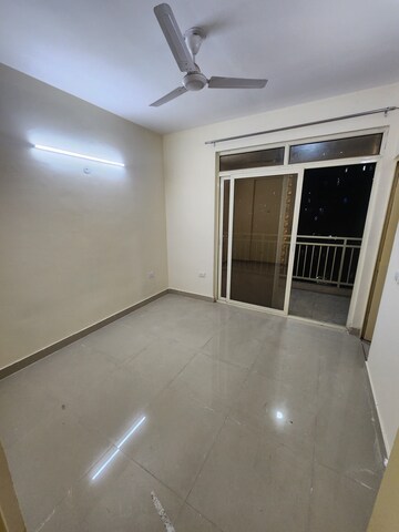 Room in 3 BHK Apartment at Conscient Habitat 78, Sector 78 – for Sale