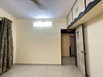 Room in 2 BHK Apartment at Dombivli West – for Sale