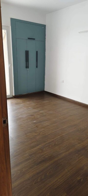 Room in 3 BHK Apartment at ATS Nobility, Sector 4 Greater Noida – for Sale