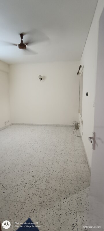 Room in 2 BHK Apartment at Eros Southend Apartments, Charmwood Village – for Rent