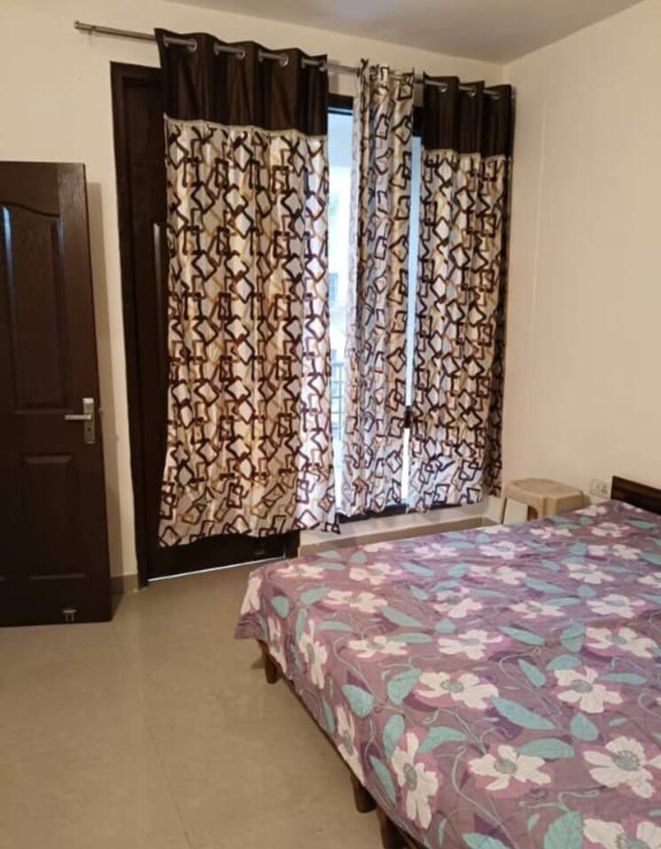 Rental 3 Bedroom 1900 Sq.ft. Apartment In Sector 133 Noida - 8028327