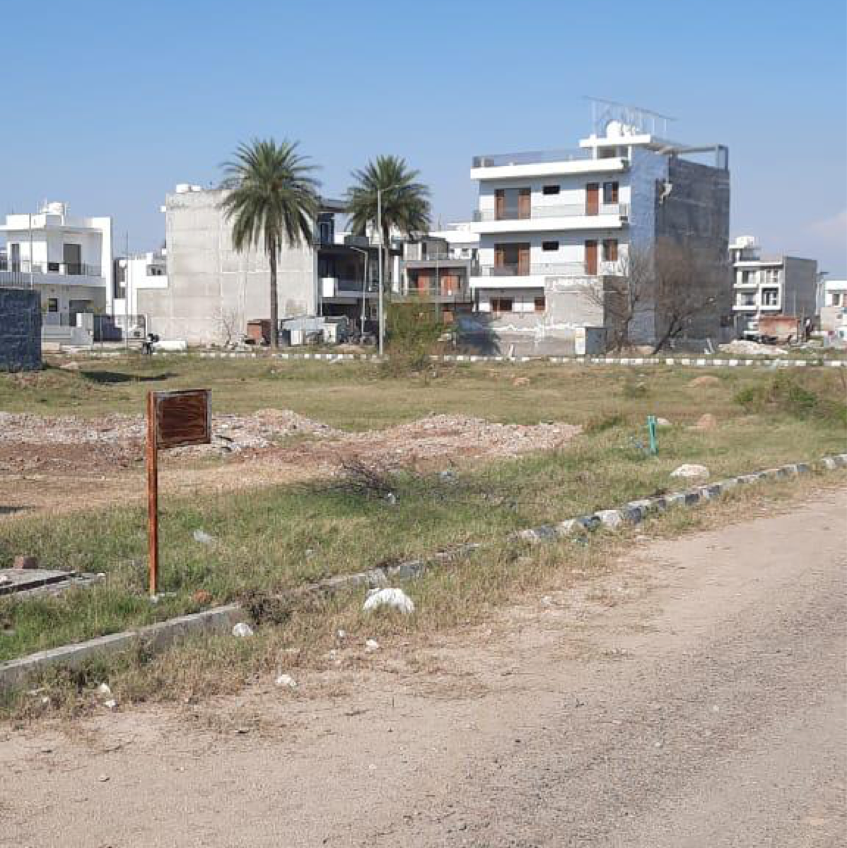 Plot For Sale in Daksh Real Estate