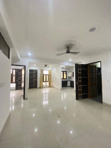Room in 3 BHK Independent House at Ansal Plaza Sector-23, Sector 23 – for Rent