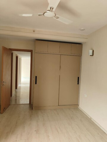 Room in 3 BHK Apartment at Godrej Aria, Sector 79 – for Rent