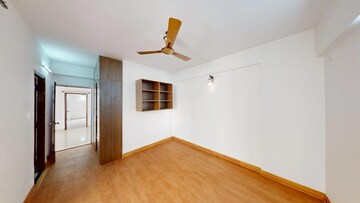 Room in 4 BHK Apartment at Hara Vijaya Heights, Kanakapura Road – for Sale