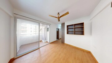 Room in 4 BHK Apartment at Hara Vijaya Heights, Kanakapura Road – for Sale