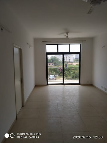 Room in 3 BHK Builder Floor at Vatika Primrose Floors, Sector 82 – for Rent
