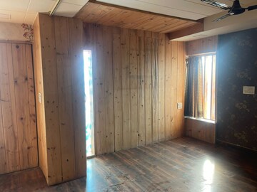 Room in 4 BHK Builder Floor at Sector 21c – for Rent