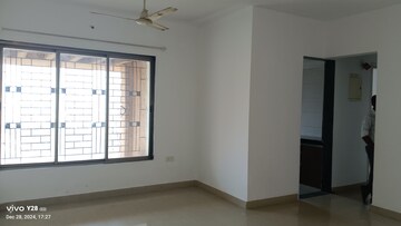 Room in 2 BHK Apartment at Vardhman Gardens, Balkum Pada – for Rent