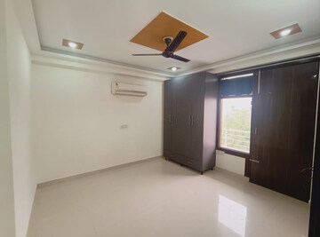 Master Bedroom in 1 BHK Builder Floor at Sector 47 – for Rent