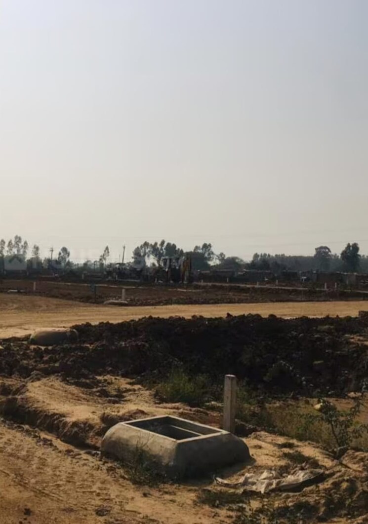 undefined, yamuna expressway  48 Sq.Yd. Plot In Yamuna Expressway Greater Noida 8028667