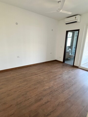 Room in 4 BHK Apartment at DLF Garden City Independent Floors, Sector 92 – for Rent
