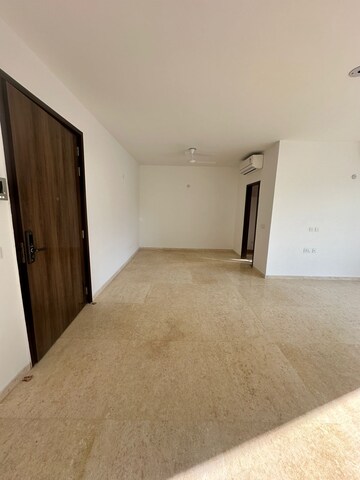 Room in 4 BHK Apartment at DLF Garden City Independent Floors, Sector 92 – for Rent
