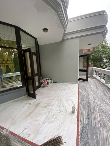 Parking in 3 BHK Independent House at Ansal Plaza Sector-23, Carterpuri – for Rent
