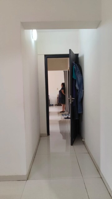 Master Bedroom in 2 BHK Apartment at Kurla West – for Rent
