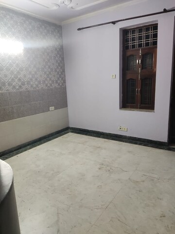 Room in 2 BHK Builder Floor at Sector 47 – for Rent