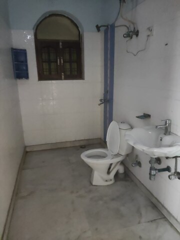 Bathroom in 2 BHK Builder Floor at Sector 47 – for Rent