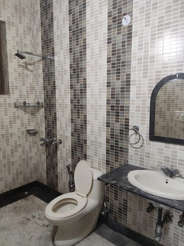 Bathroom in 2 BHK Builder Floor at Sector 47 – for Rent