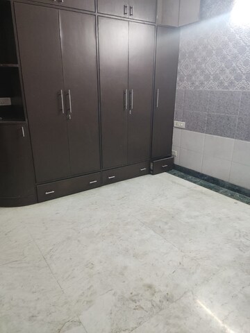 Room in 2 BHK Builder Floor at Sector 47 – for Rent